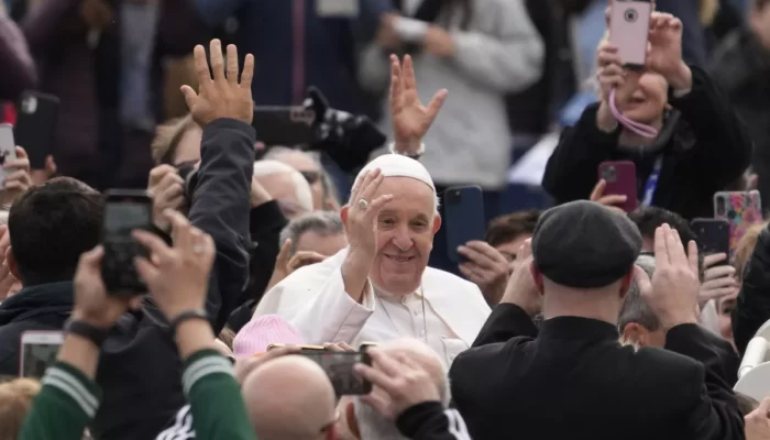 Pope Francis begins new decade as ‘a bit of a Californian.’ That means lots of love — and hate